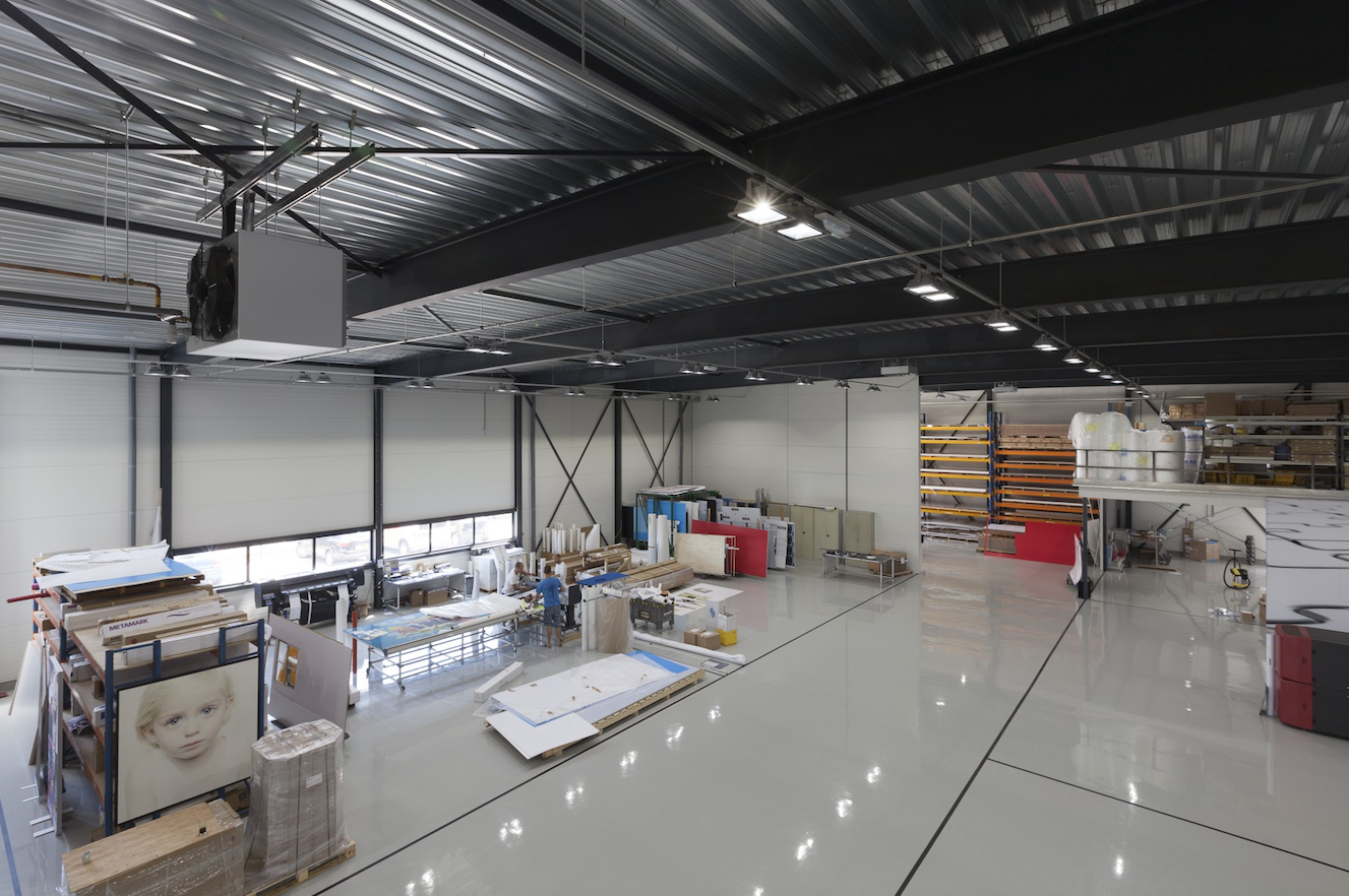 Unica high build rolcoating in kantoor magazijn productieruimte