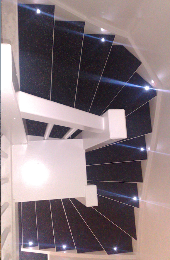 Unica vloerverlichting Eyeleds grindvloer trappen